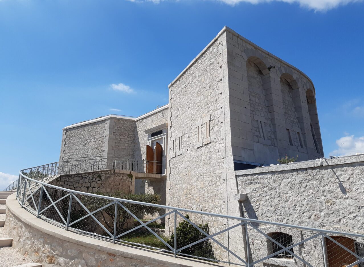 La Tour Beaumont, bâtiment principal du mémorial.