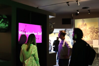 Leçons, installation vidéo - Agrandir l'image 21 sur 56, fenêtre modale